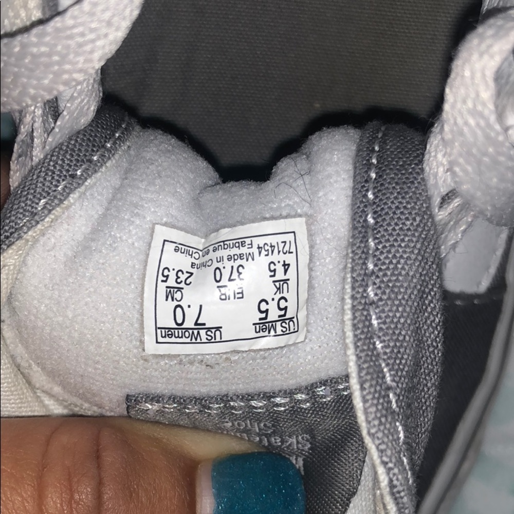 Vans - Picture 3 of 4